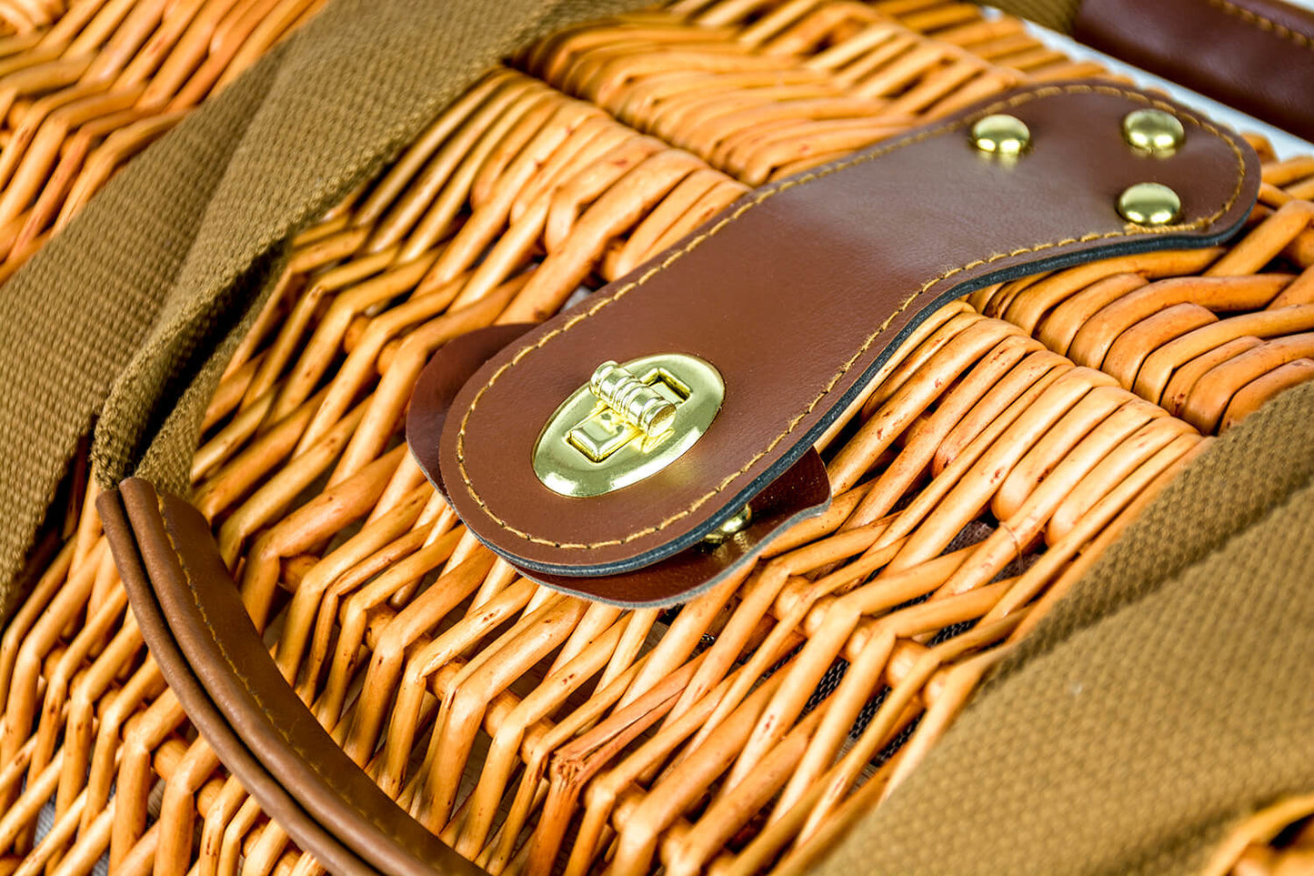 Picknickmand - Handgemaakt Riet - Inclusief Servies en Deken - 2 Personen