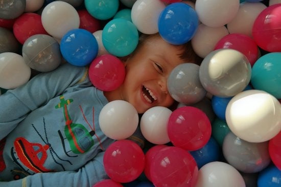 BALLENBAK - 600 ballen - 120x120 cm - wit/roze/grijs/zwart